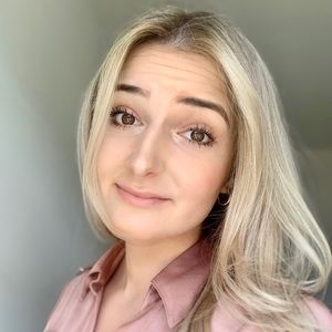 Meet your Posher, Becca